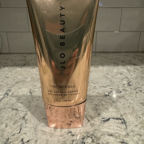 JLo Beauty Gel Cream Cleanser - Picture 1 of 1